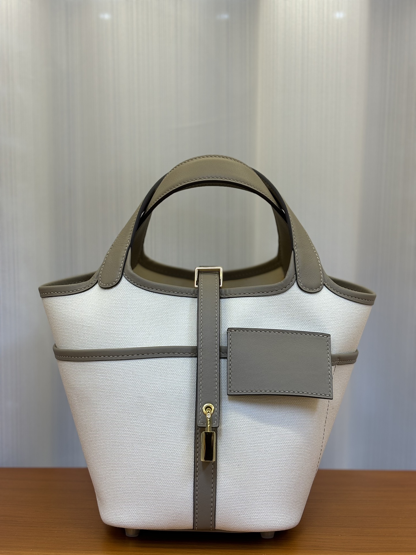 Hermes Picotin Lock 18 Pocket Bag In White/Grey